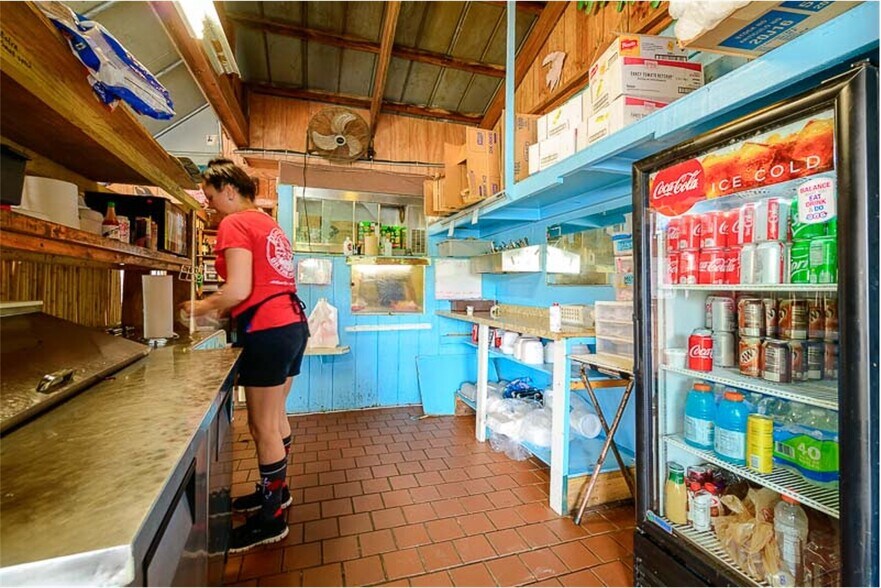 More Photos Of 69 Riverside Dr, Crawfordville Restaurant For Sale