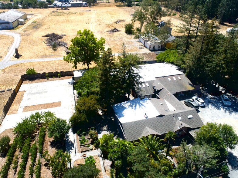 More Photos Of 75 Fremont Dr, Sonoma Storefront Retail Residential For Sale