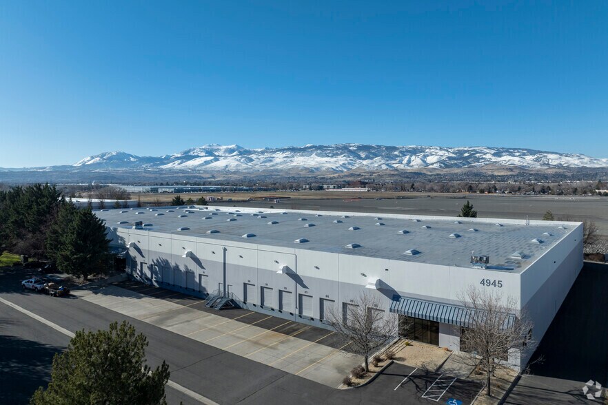 More Photos Of 4945 Aircenter Cir, Reno Warehouse For Lease
