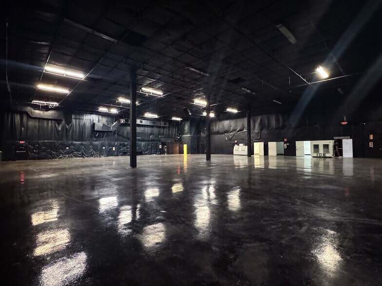 More Photos Of 7355 NW 41st St, Miami Warehouse For Sale