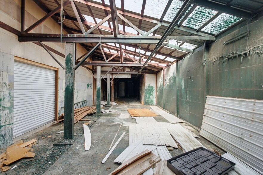 More Photos Of 7624 Liberty Rd, Columbia Manufacturing For Sale