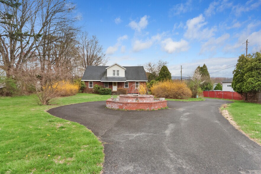 More Photos Of 2115 W Main St, Stroudsburg Service For Sale