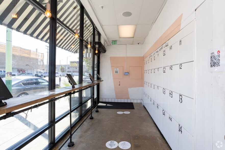 More Photos Of 615 N Western Ave, Los Angeles Storefront For Lease