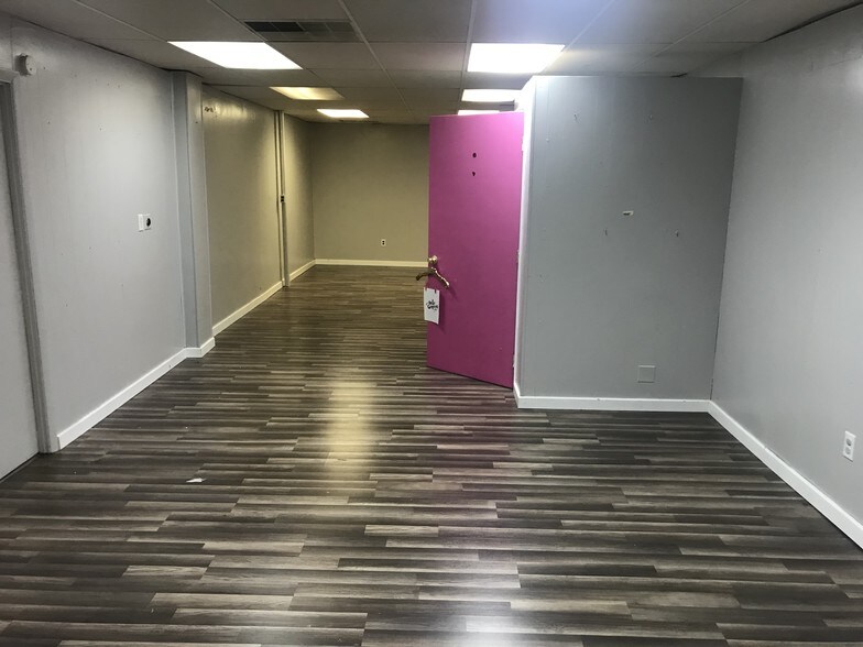 More Photos Of 208 E King St, Shippensburg Unknown For Lease