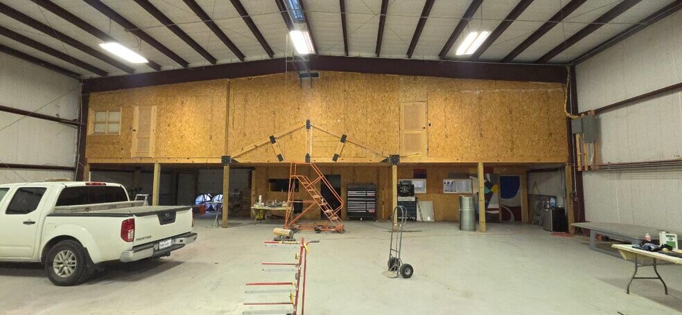 More Photos Of 108 Boerne Stage Airfield, Boerne Specialty For Sale