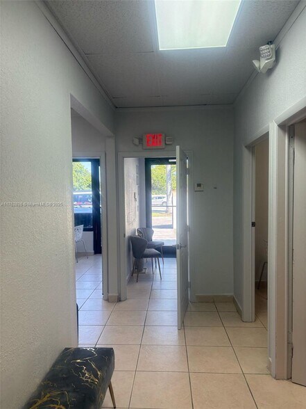 More Photos Of 828 Pembroke Rd, Hallandale Unknown For Lease