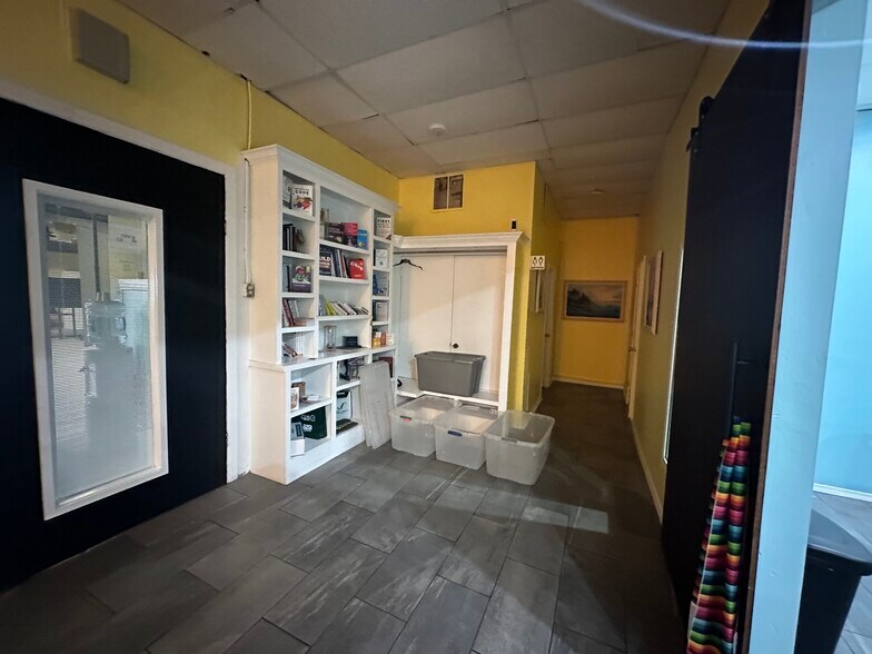 More Photos Of 8934 Broadway St, San Antonio Freestanding For Lease