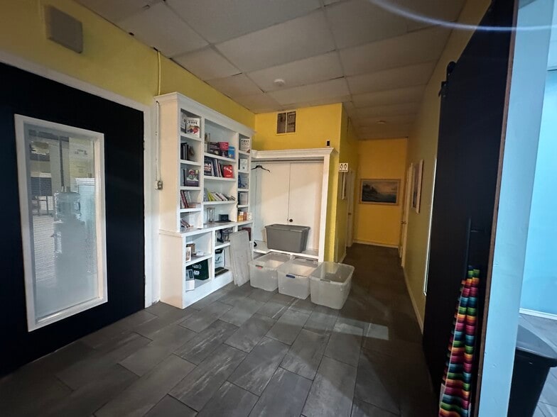 More Photos Of 8934 Broadway St, San Antonio Freestanding For Lease