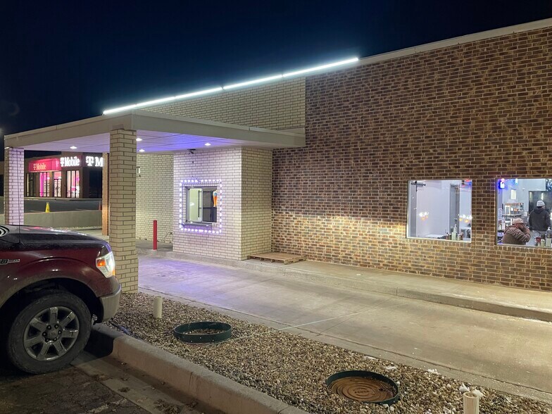 More Photos Of 1140 Kermit St, Plainview Restaurant For Sale