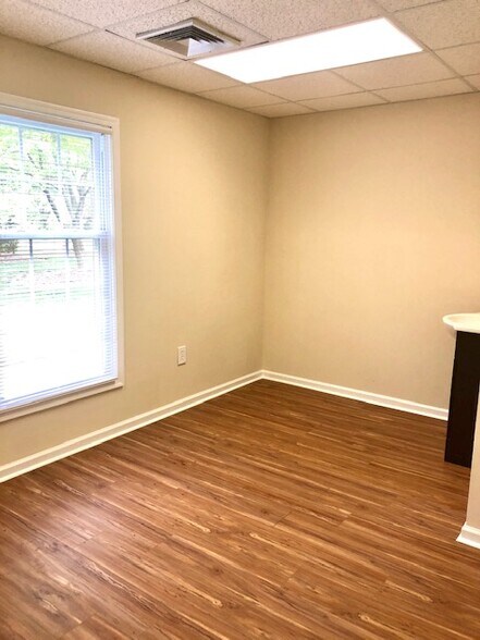 More Photos Of 10 Auer Ct, East Brunswick Medical For Sale