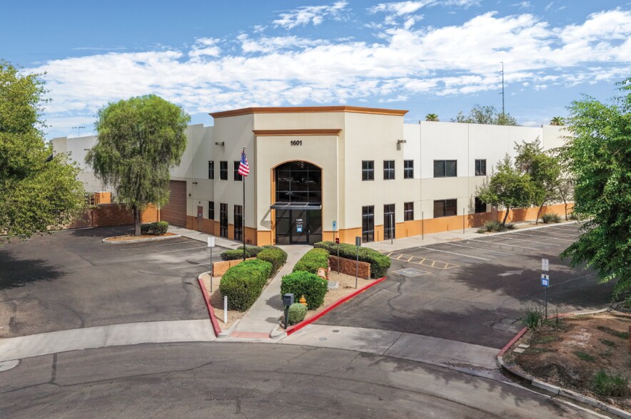More Photos Of 1601 N Delaware St, Chandler Warehouse For Lease