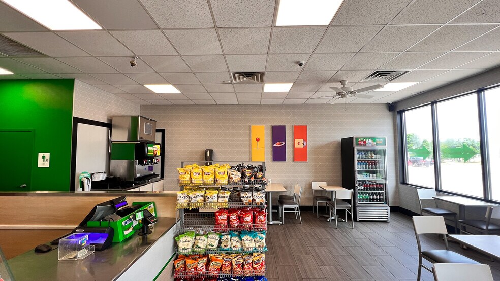 More Photos Of 4455-4457 N 72nd St, Omaha Storefront For Sale