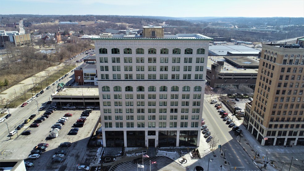 More Photos Of 44 E Federal Plz, Youngstown Hotel For Lease