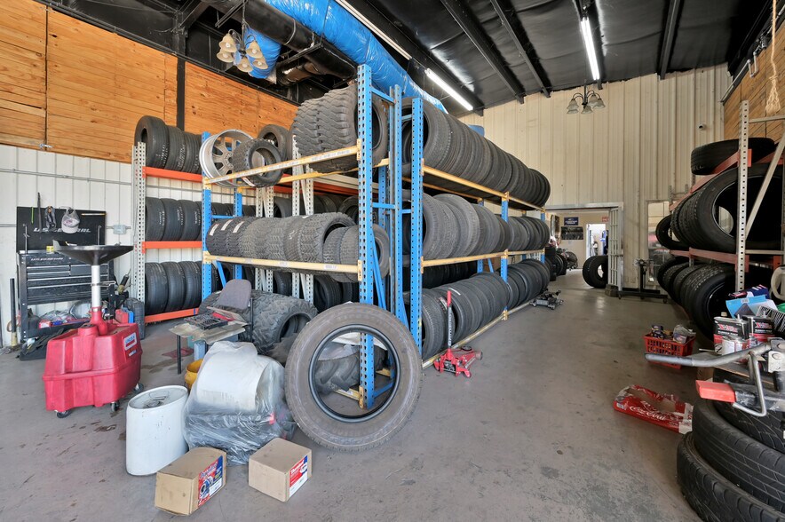More Photos Of 13782 Highway 105 W, Conroe Light Manufacturing For Sale