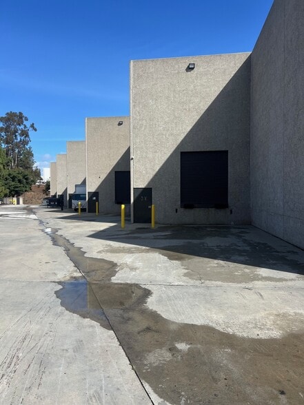More Photos Of 8525 Camino Santa Fe, San Diego Warehouse For Lease