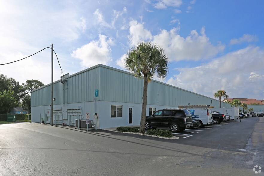 More Photos Of 1312 Commerce Ln, Jupiter Warehouse For Lease