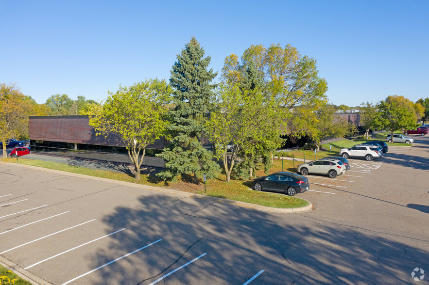 Primary Photo Of 6655 Wedgwood Rd, Maple Grove Flex For Lease