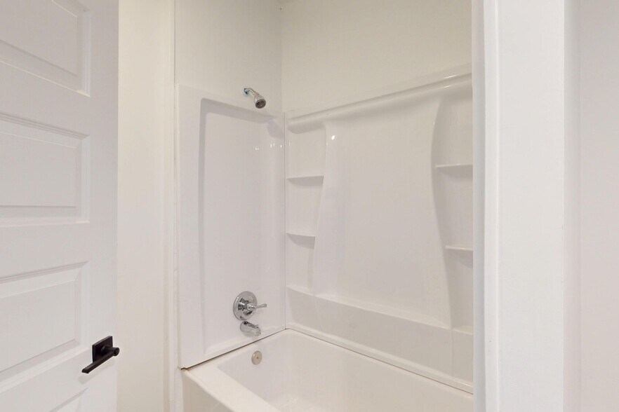 More Photos Of 5701 Fulton St, Houston General Retail For Lease