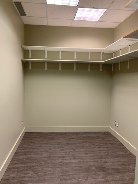 More Photos Of 2603 Hewes Way NW, Edmonton Medical For Sale