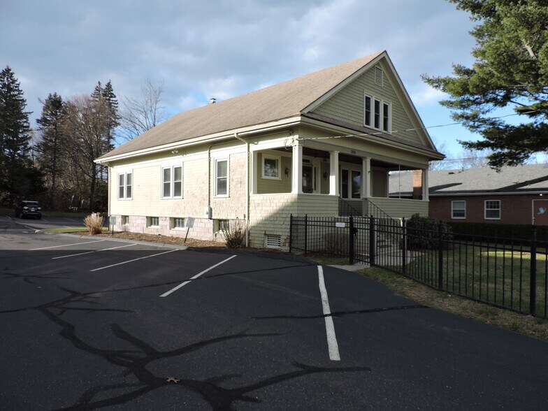 More Photos Of 280 Main St, Manchester Office For Sale