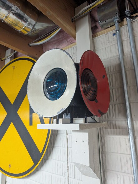 More Photos Of 1045 Eagon St, Barberton Manufacturing For Sale