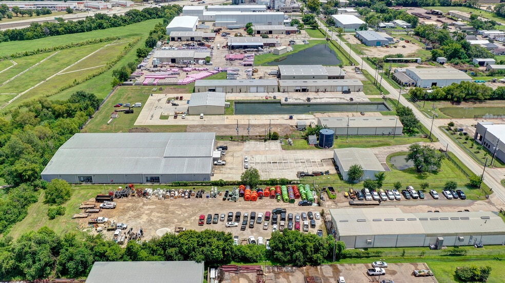 More Photos Of 12506 Taylor Rd, Houston Warehouse For Lease
