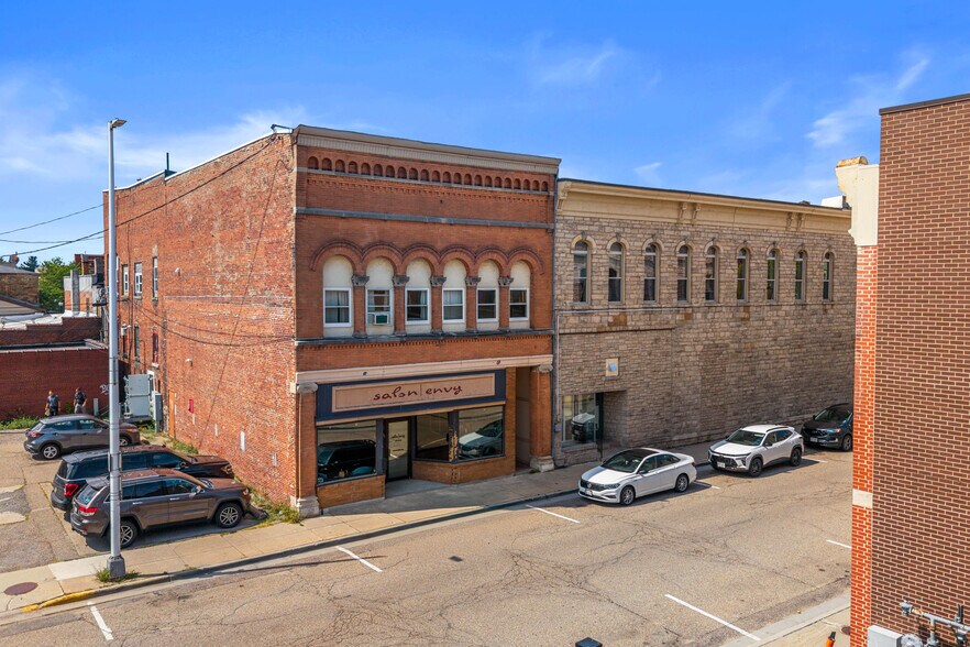 More Photos Of 927 Main St, Stevens Point Storefront Retail Residential For Sale