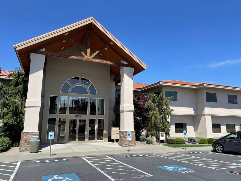 More Photos Of 8836 W Gage Blvd, Kennewick Office For Sale
