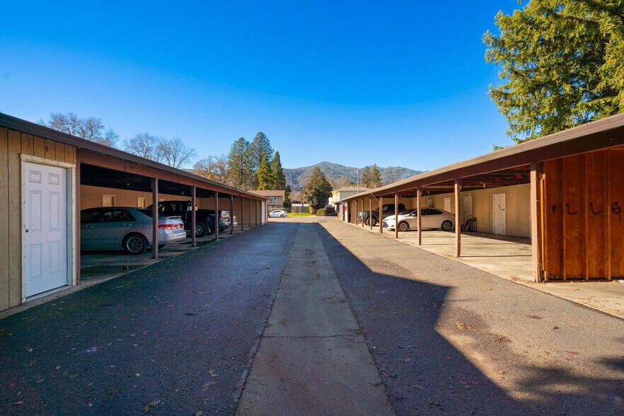 More Photos Of 960 Marlene St, Ukiah Apartments For Sale