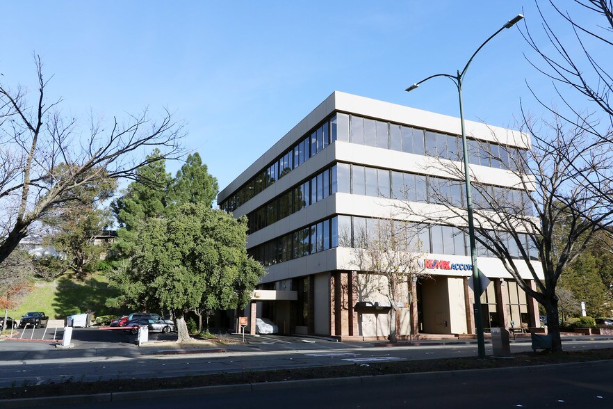 More Photos Of 800 S Broadway, Walnut Creek Office For Lease