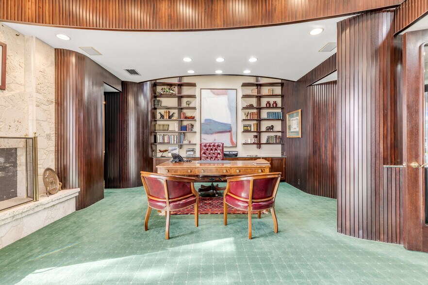 More Photos Of 100-104 Riverside Dr, New Smyrna Beach Office For Sale