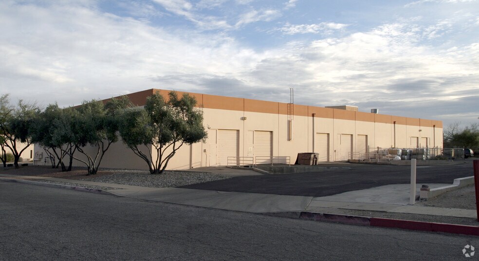 More Photos Of 4221 S Santa Rita Ave, Tucson Warehouse For Lease