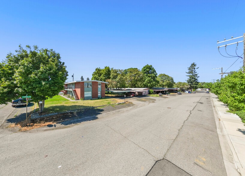 More Photos Of 5004-5010 E 1st Ave, Spokane Valley Apartments For Sale