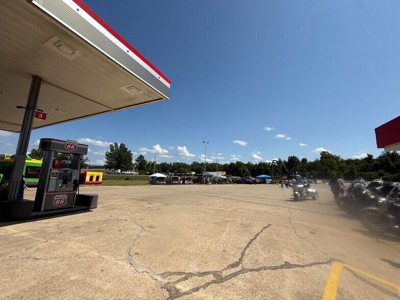 More Photos Of 407 Highway 27 Byp, Nashville Service Station For Sale