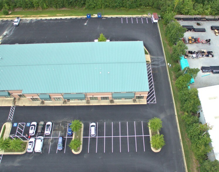 More Photos Of 70 Industrial Park Dr, Waldorf Warehouse For Lease