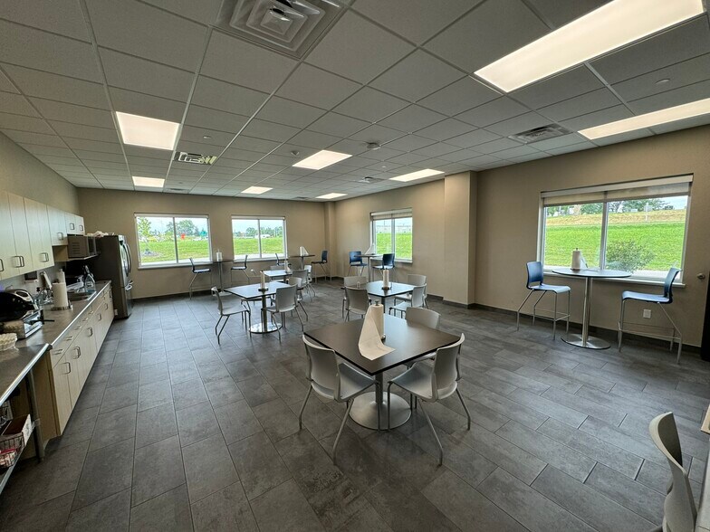 More Photos Of 100 E Kelso Rd, Kaukauna Manufacturing For Lease