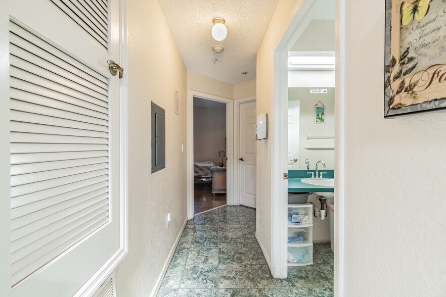 More Photos Of 4407 Millwood Rd, Spring Hill Assisted Living For Sale