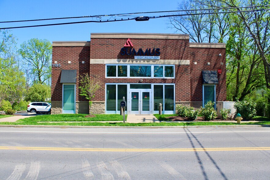 More Photos Of 1185 W Main St, Franklin Flex For Sale