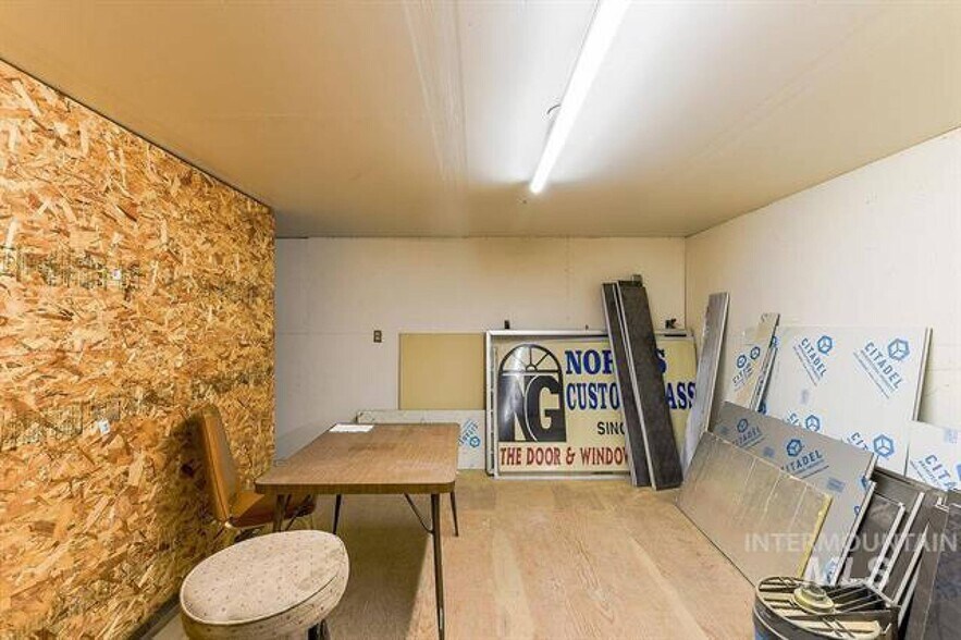 More Photos Of 603 & 621 N Main St, Moscow Distribution For Sale