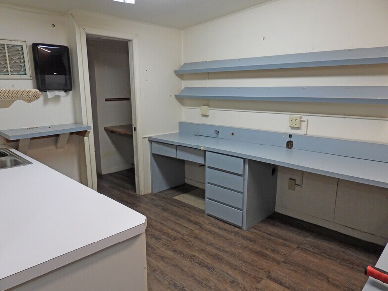 More Photos Of 2261 Sarno Rd, Melbourne Office For Lease