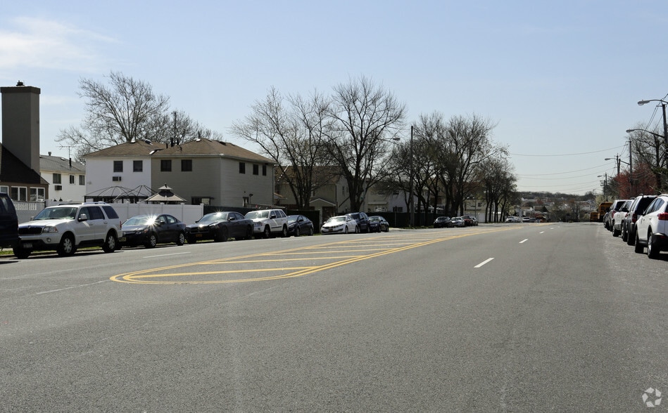 More Photos Of 80 Woodrow Rd, Staten Island Daycare Center For Sale