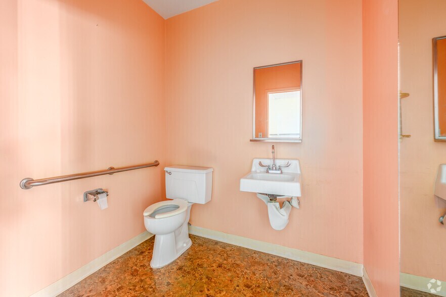 More Photos Of 4901 E Silver Springs Blvd, Ocala Unknown For Lease