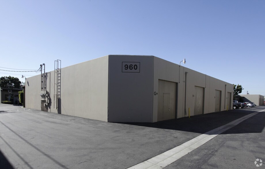More Photos Of 960 E Orangethorpe Ave, Anaheim Light Manufacturing For Lease