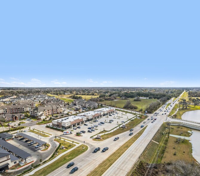 More Photos Of 5304 Sienna Pky, Missouri City General Retail For Sale