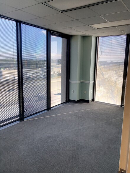 More Photos Of 5900 Core Rd, North Charleston Medical For Lease