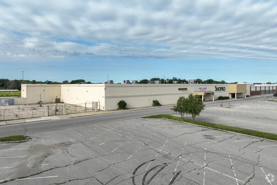 More Photos Of 1209 18th Ave NW, Austin Freestanding For Lease