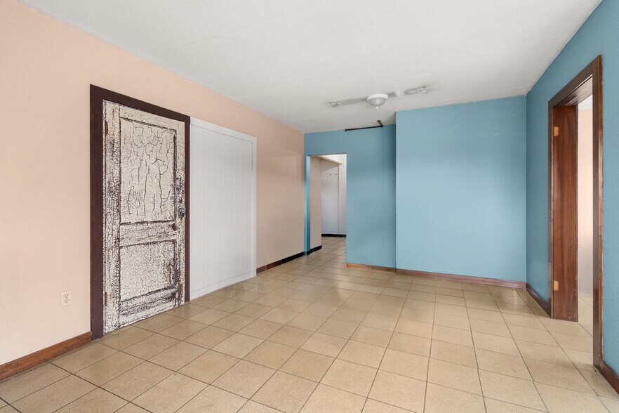 More Photos Of 733 NW State Ave, Chehalis Office Residential For Sale