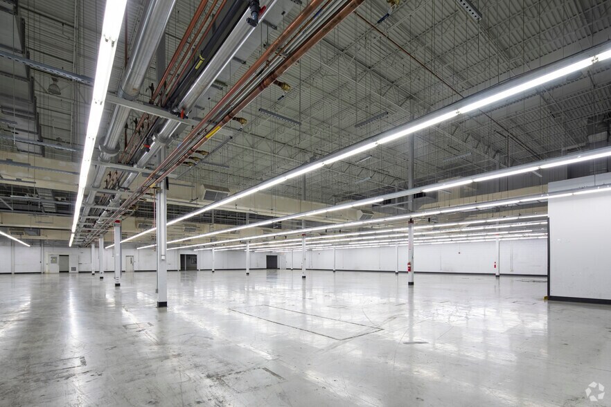 More Photos Of 4905 Moores Mill Rd, Huntsville Manufacturing For Lease