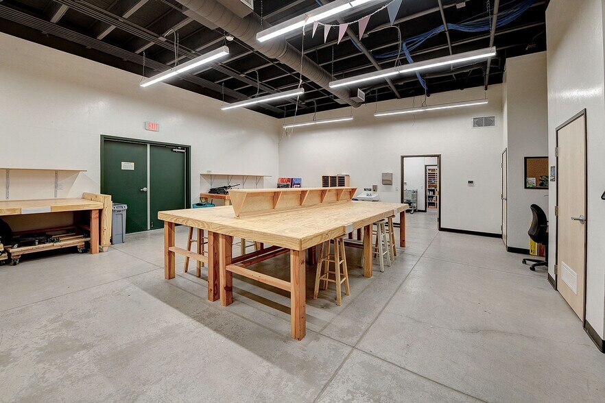 More Photos Of 2751 N Soldier Trl, Tucson Specialty For Sale