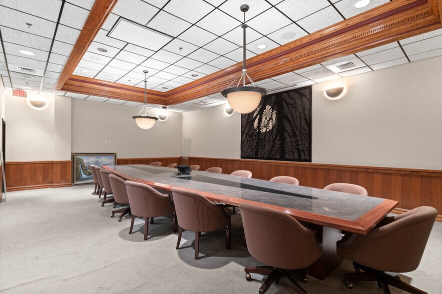 More Photos Of 1100 E Bridger Ave, Las Vegas Office For Sale